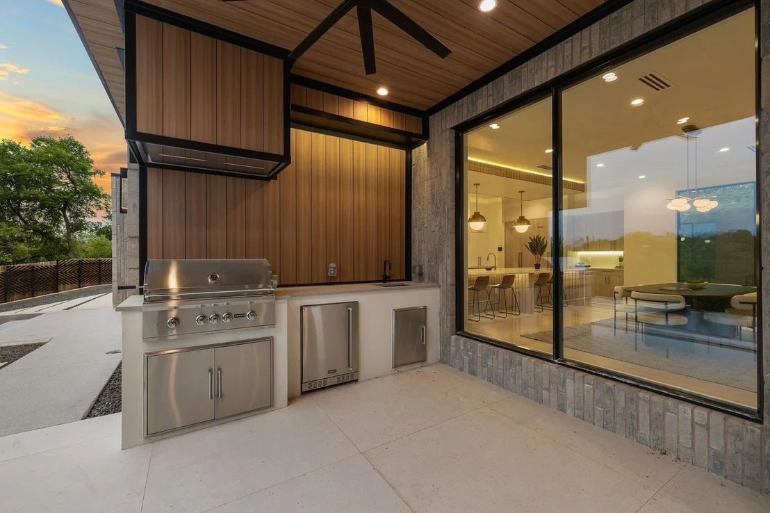 Photo of 2401 Oakhaven CIR