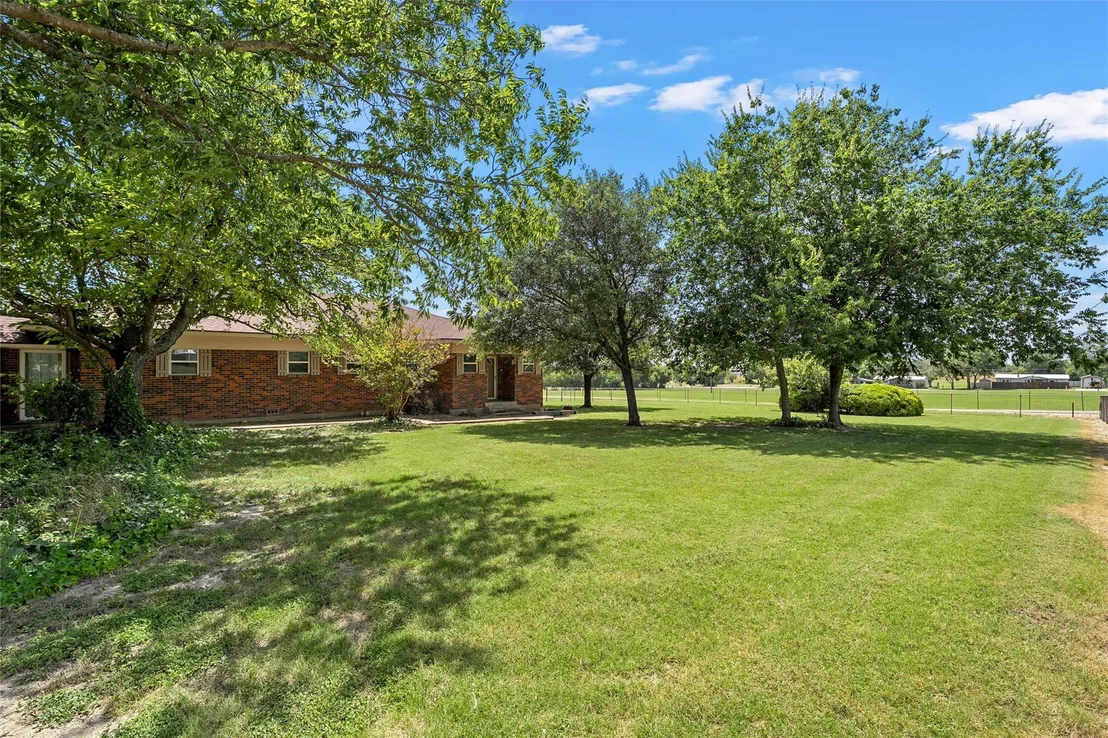 Photo of 204 Christopher DR