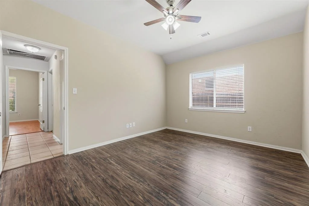 Photo of 406 Bellaire Oaks DR