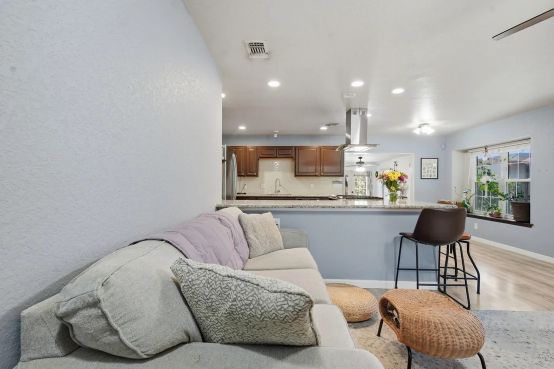 Photo of 141 Meadowland