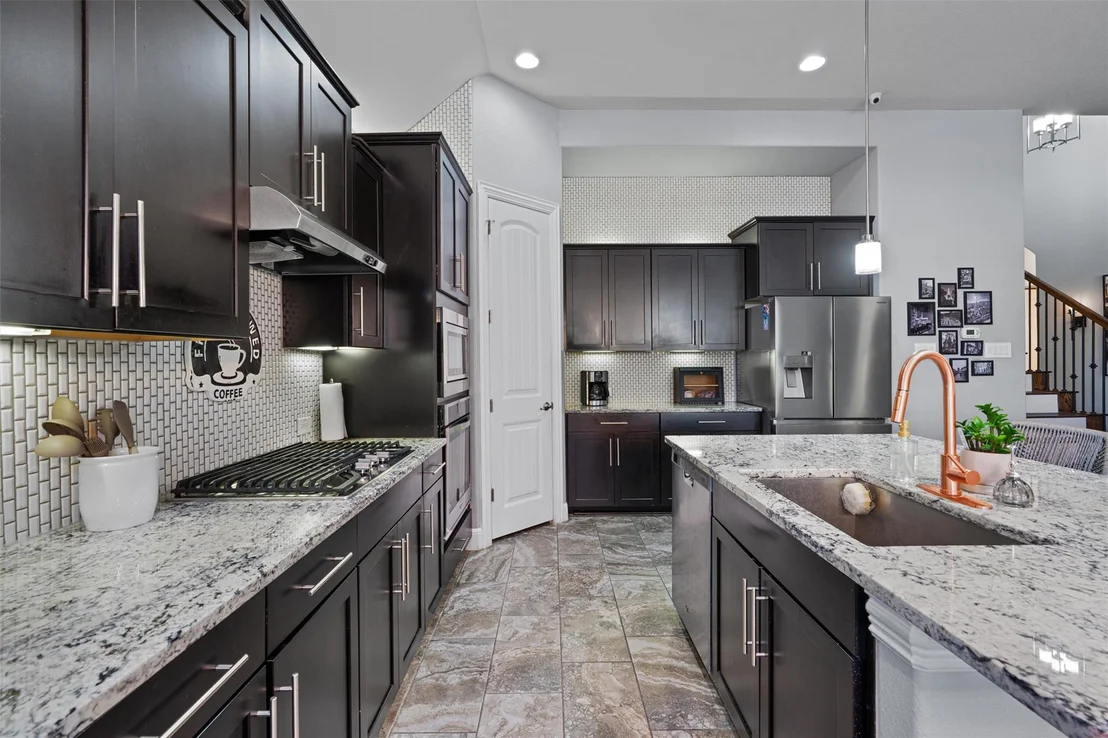 Photo of 3704 Gildas PATH