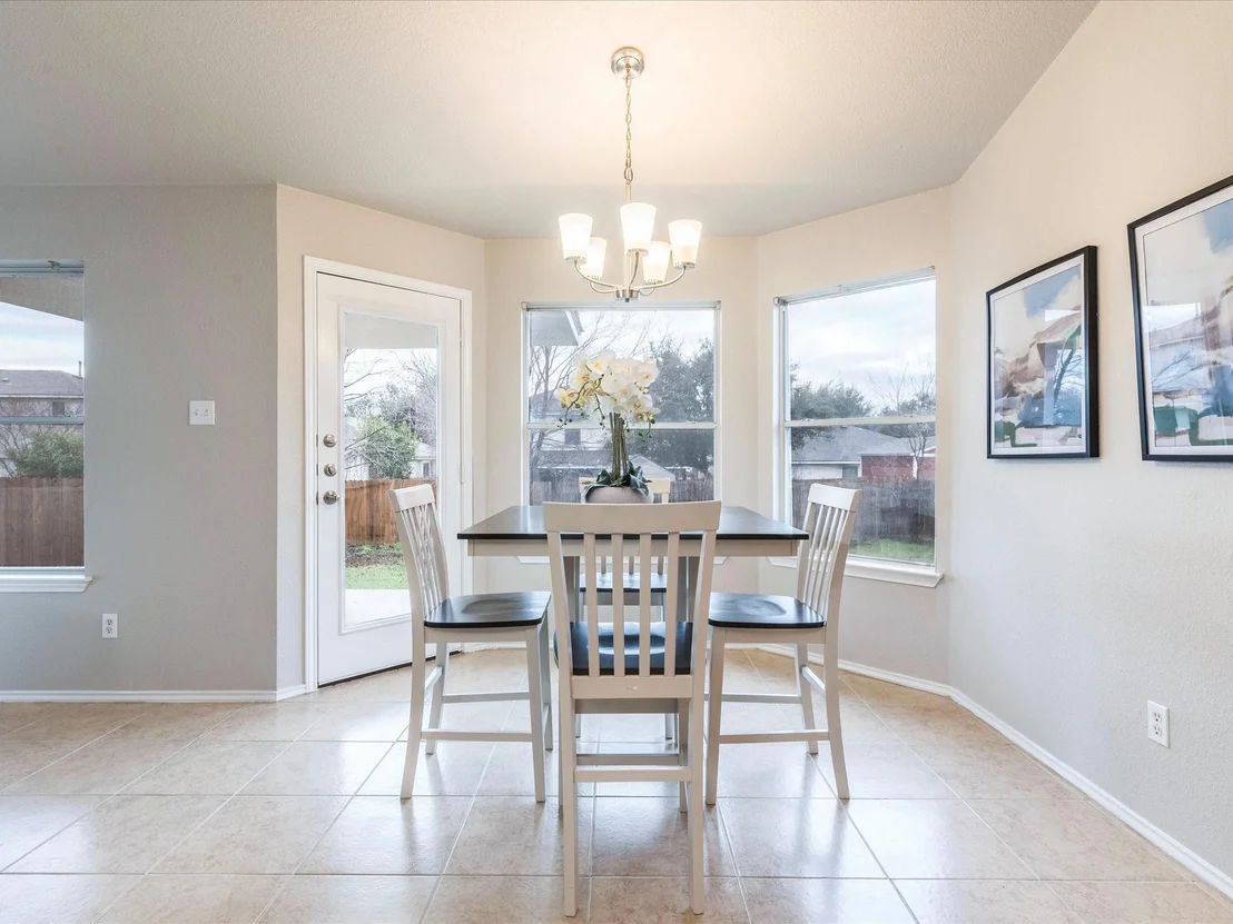 Photo of 1233 Tudor House RD