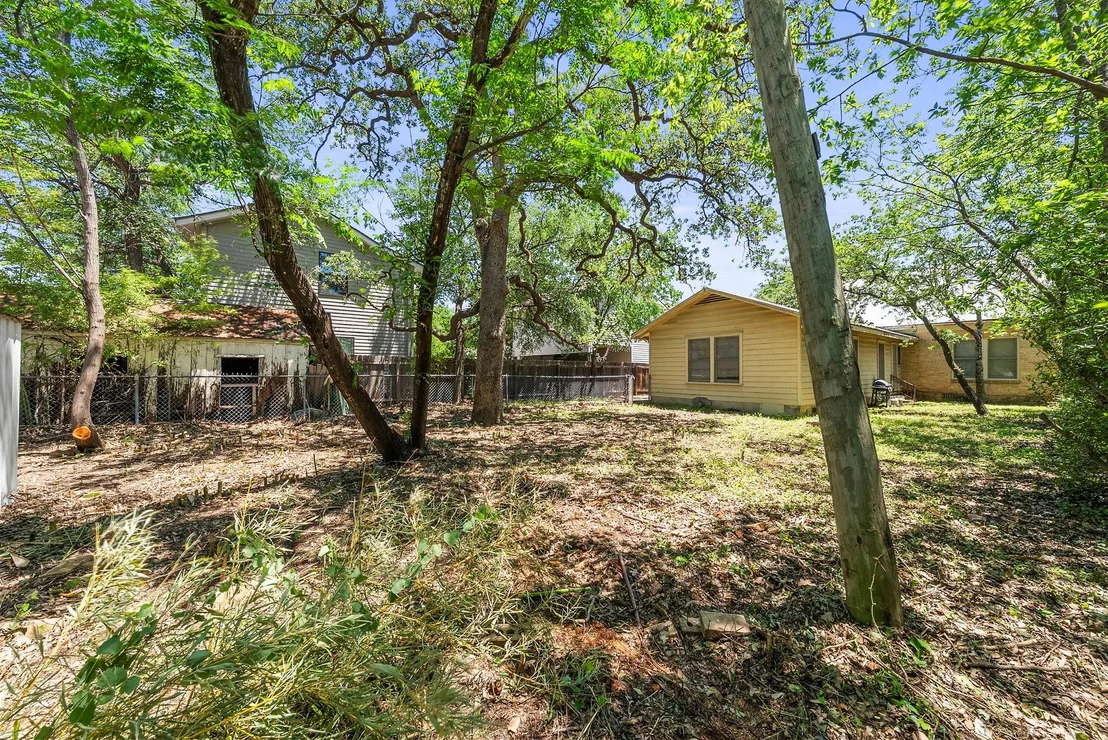 Photo of 3108 Robinson Ave