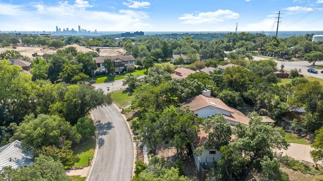 Photo of 6005 Diamond Head DR