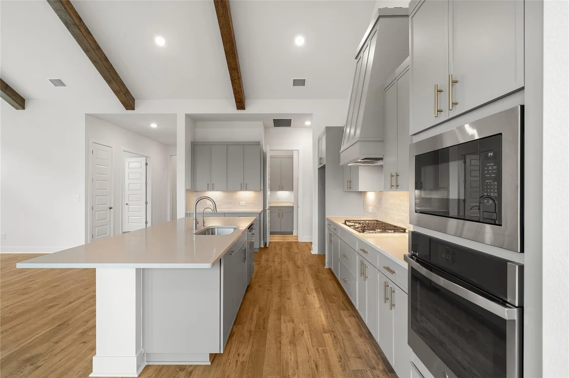 Photo of 2105 Tobiano TRCE