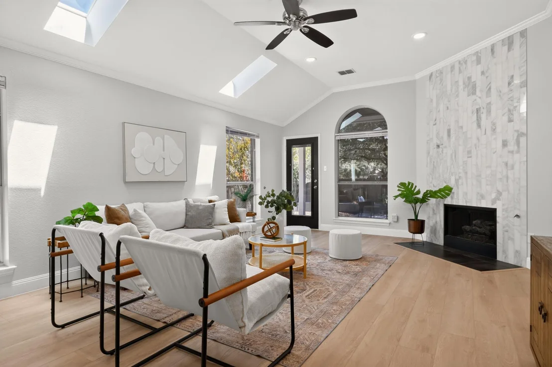 Photo of 13536 Anarosa LOOP