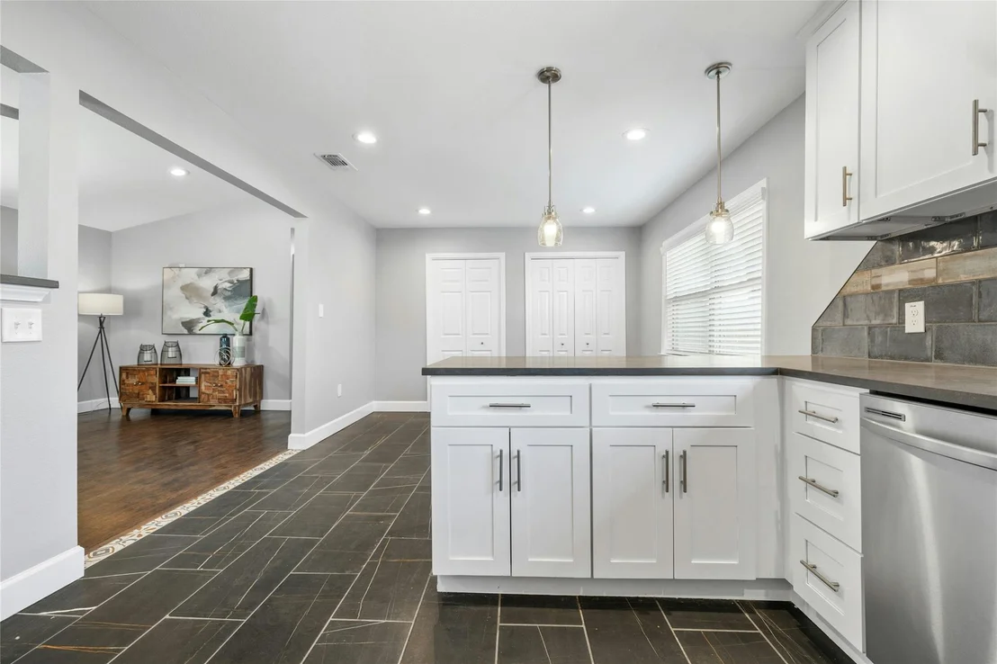 Photo of 5503 Manor RD