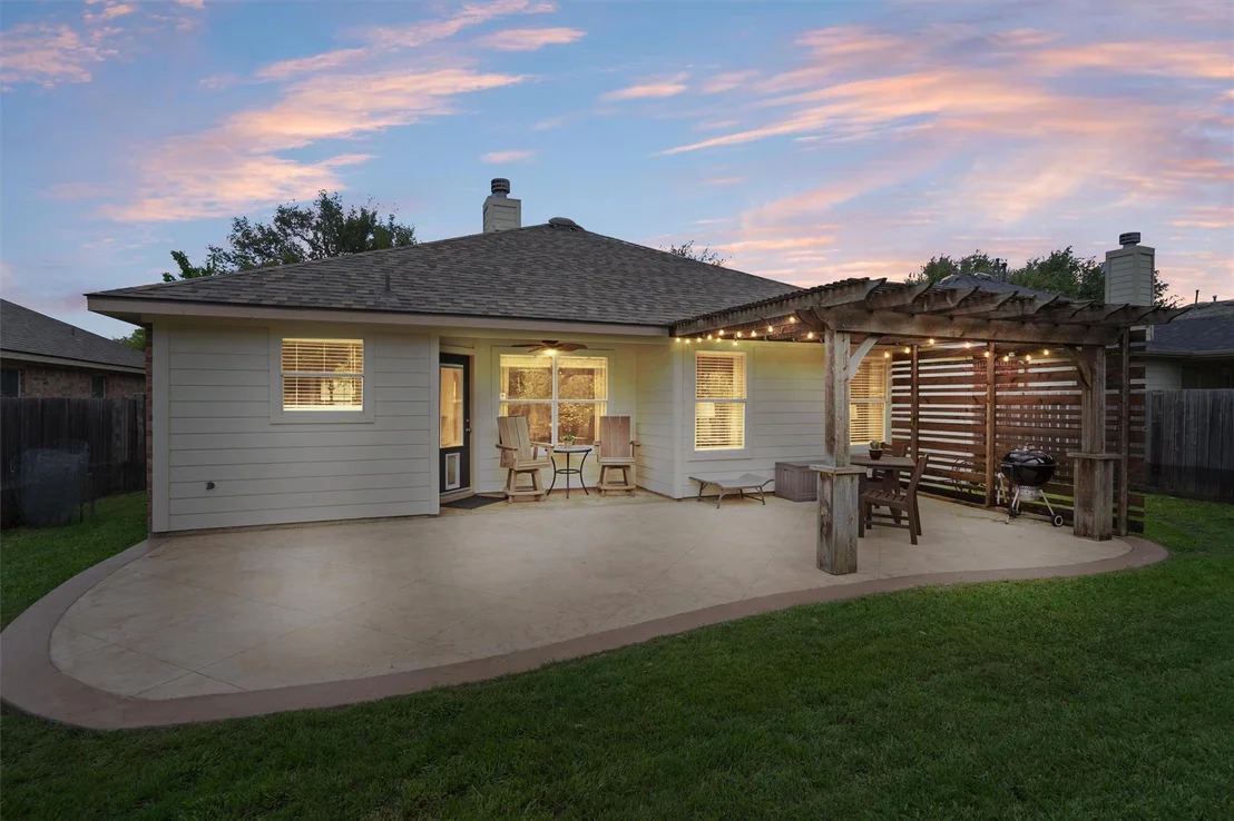 Photo of 332 Hidden Brook LN