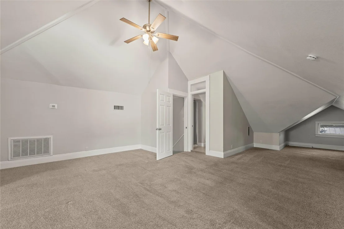 Photo of 803 N 3rd ST