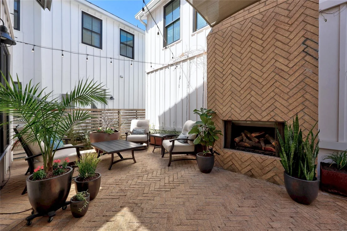 Photo of 2304 Mc Bee ST