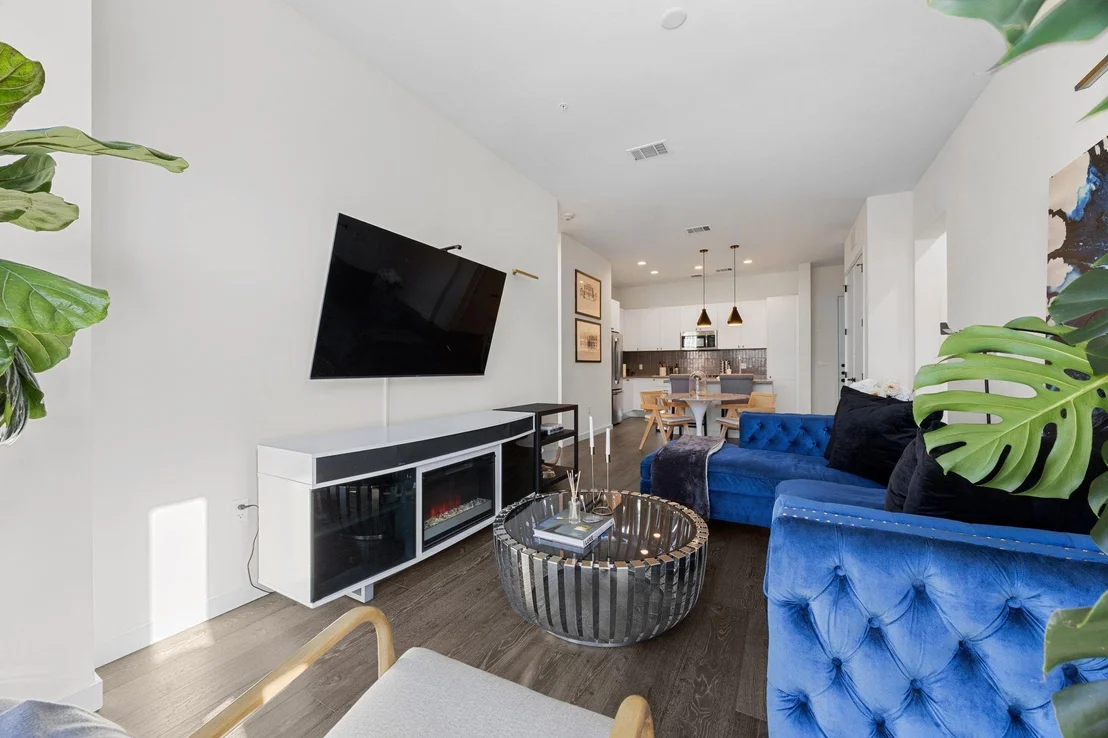 Photo of Unit 229 at 800 Embassy DR