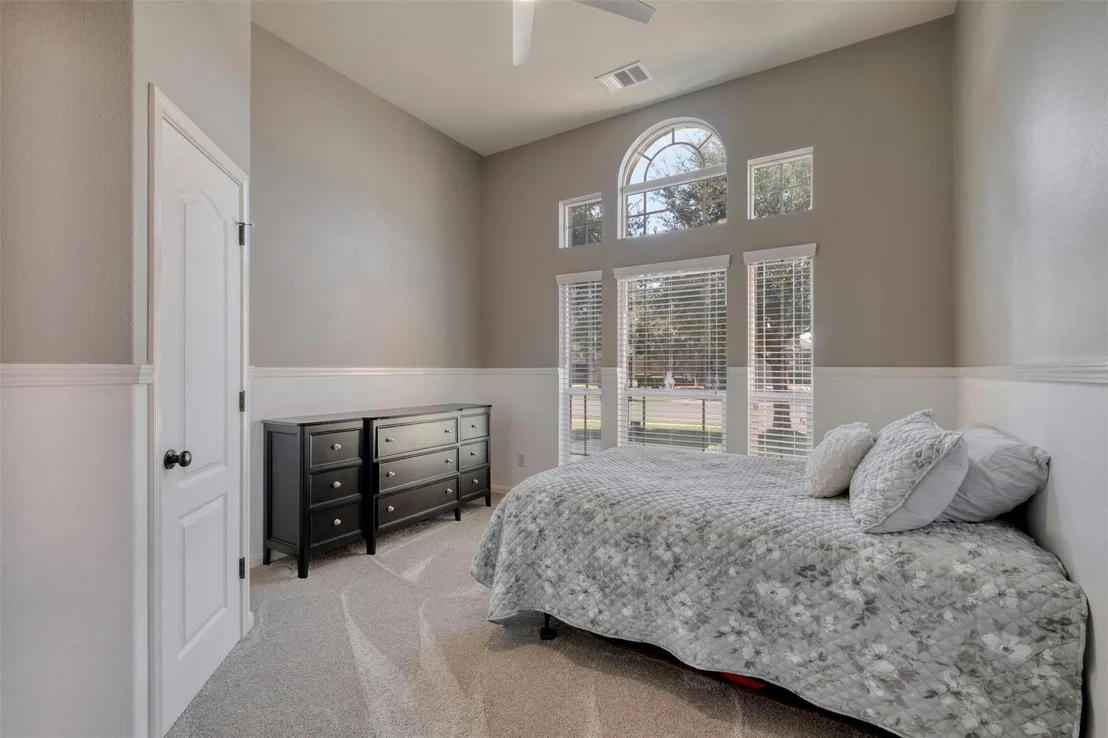 Photo of 213 Hendelson LN