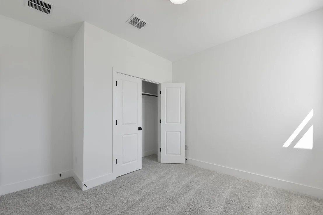 Photo of 149 Maverick Ave