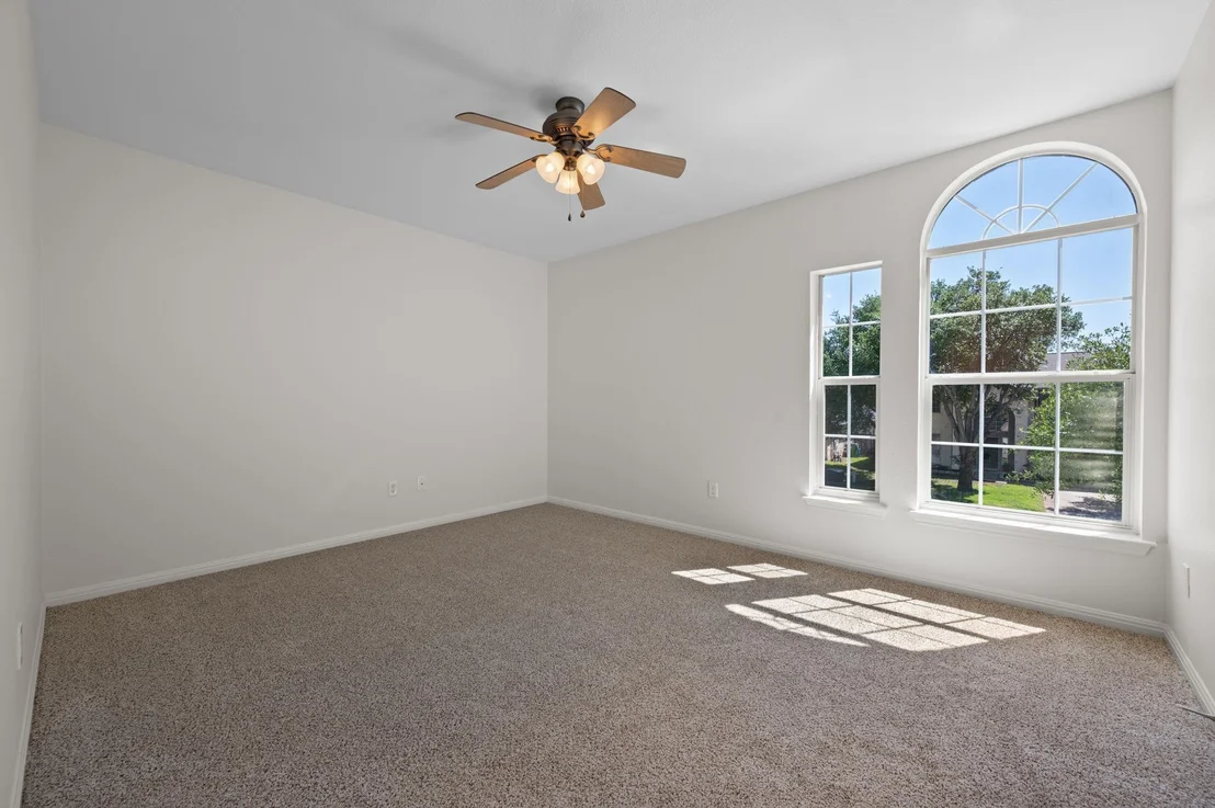 Photo of 1532 Lorson LOOP