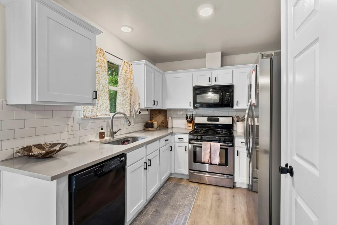 Photo of 215 Crystal Knoll BLVD