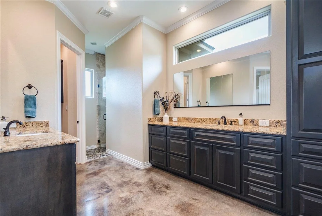 Photo of 1006 Lone Star DR