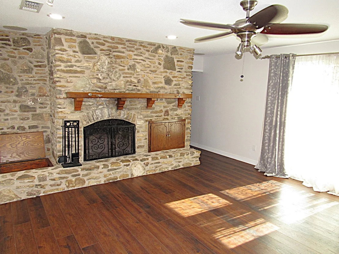 Photo of 737 Estate DR