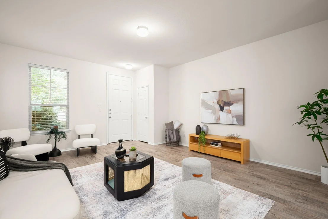 Photo of 380 Bonnet BLVD