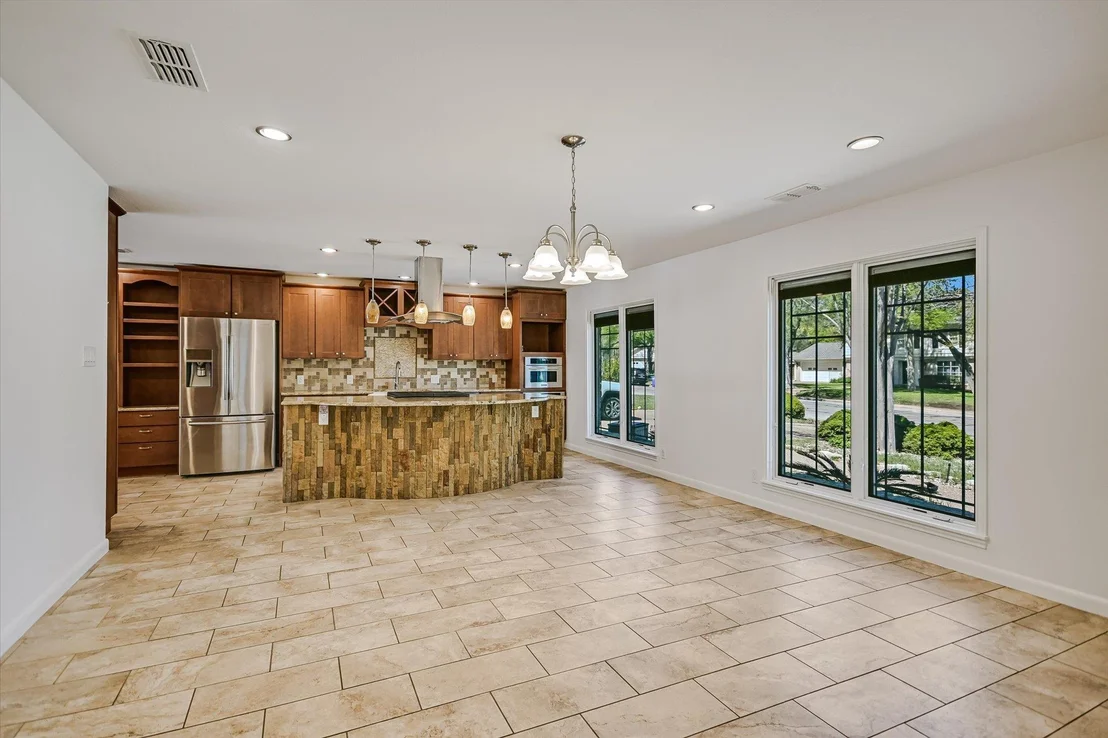 Photo of 4105 Far West BLVD