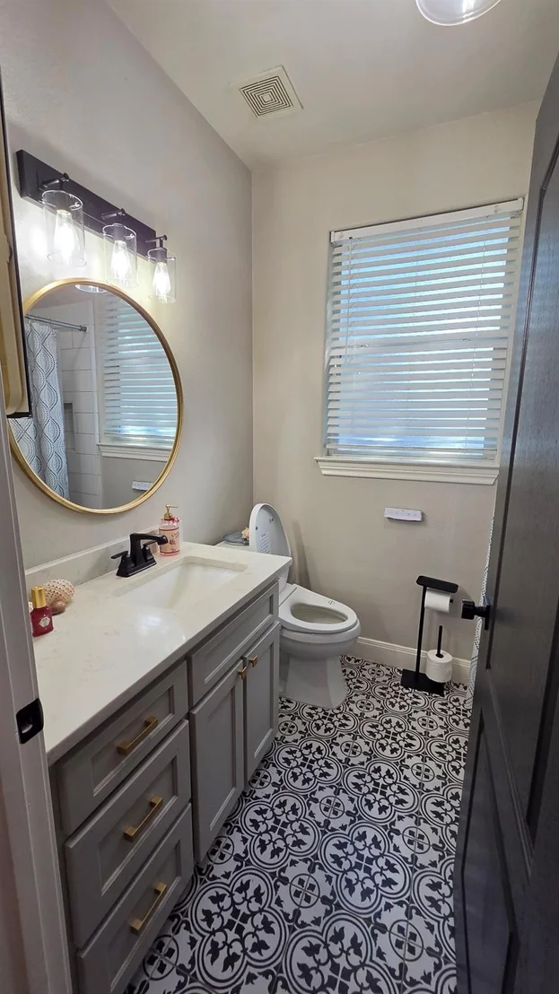 Photo of 125 Rose Mayer LOOP