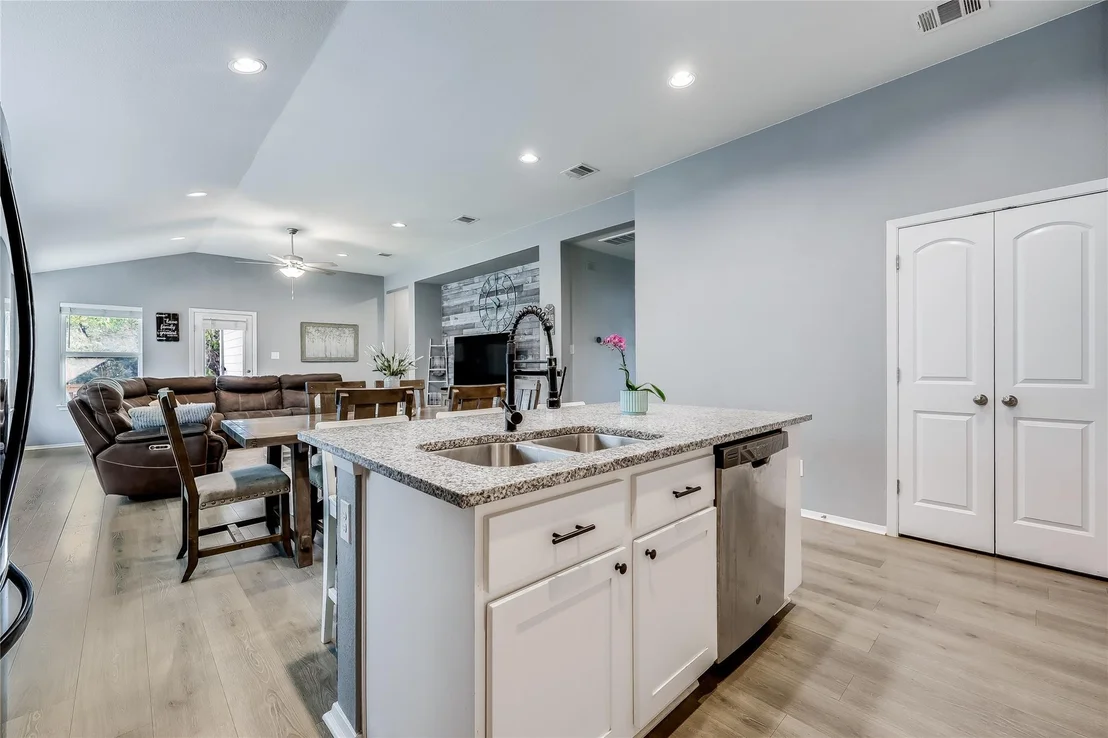 Photo of 4116 Hillside DR