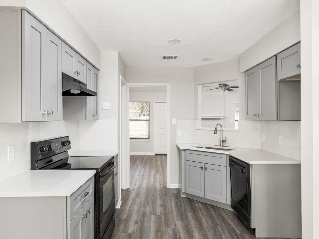 Photo of 1816 Provident LN