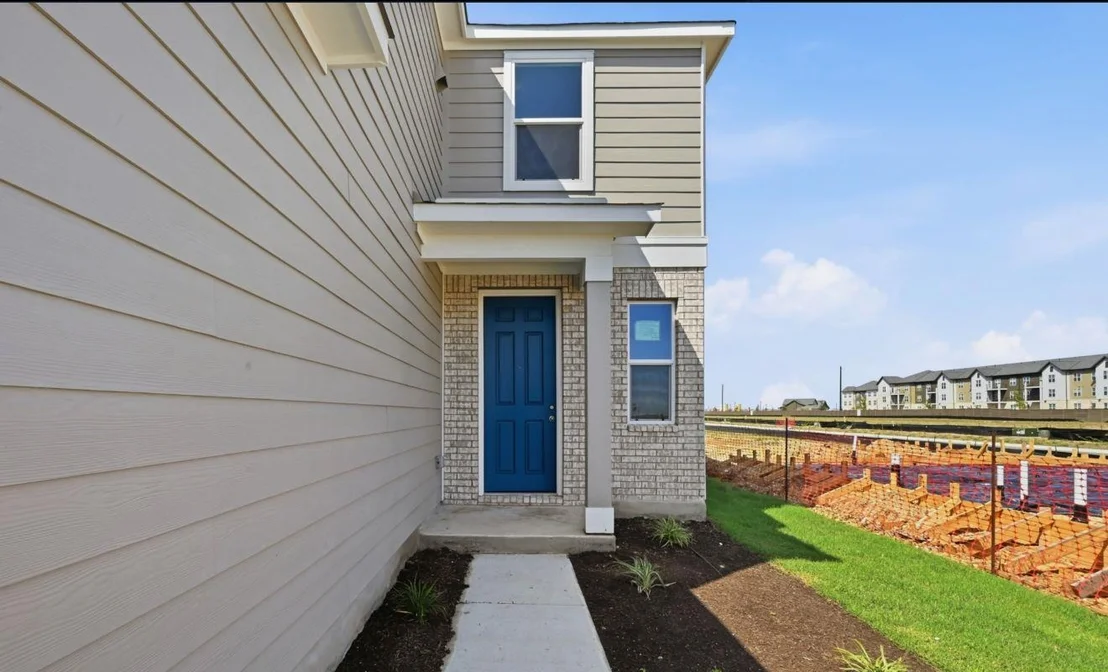 Photo of 1002 Golden ST