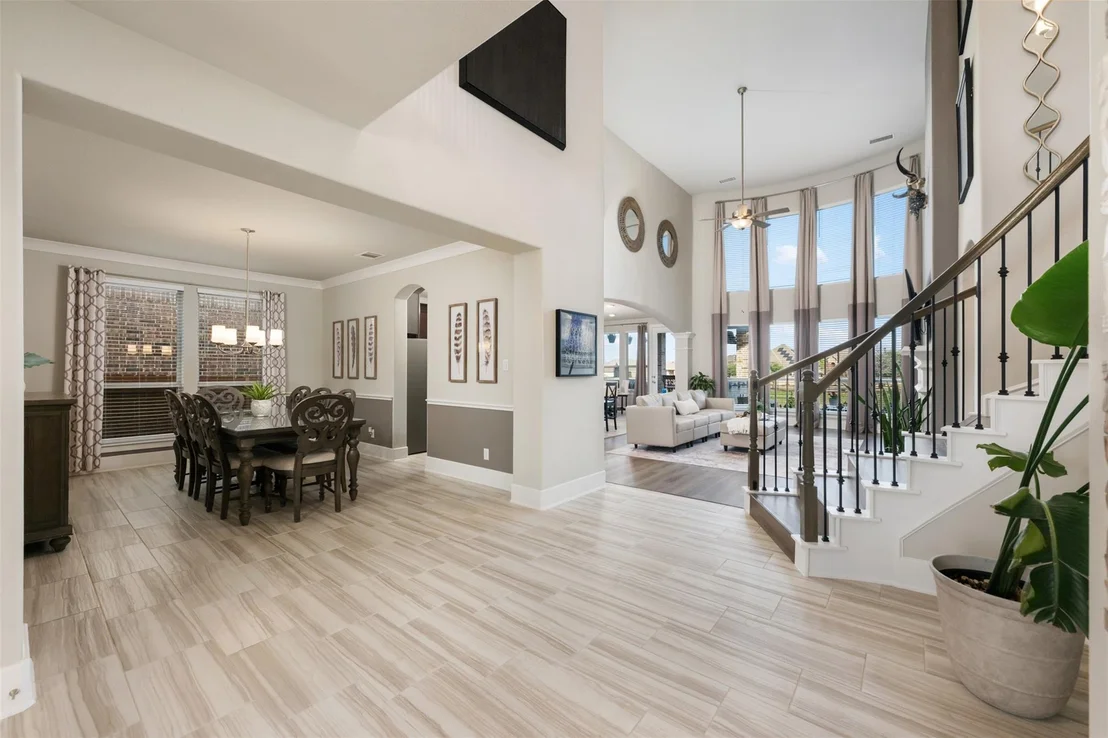 Photo of 2116 Ambling TRL