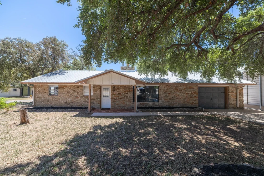 Photo of 606 Cedar DR