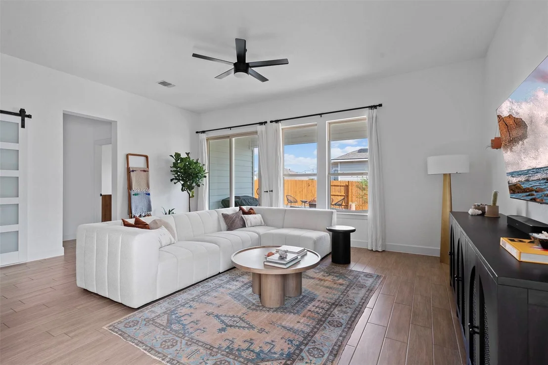 Photo of 8208 Silhouette ST
