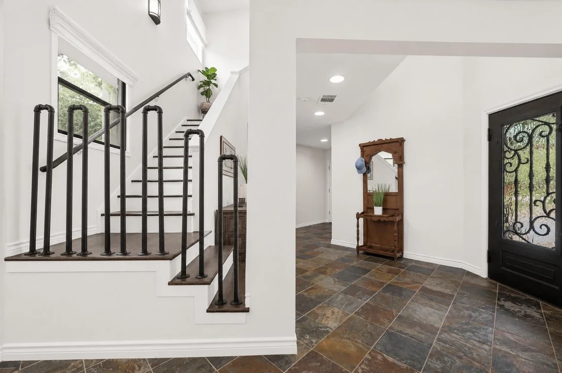 Photo of 122 Acapulco DR