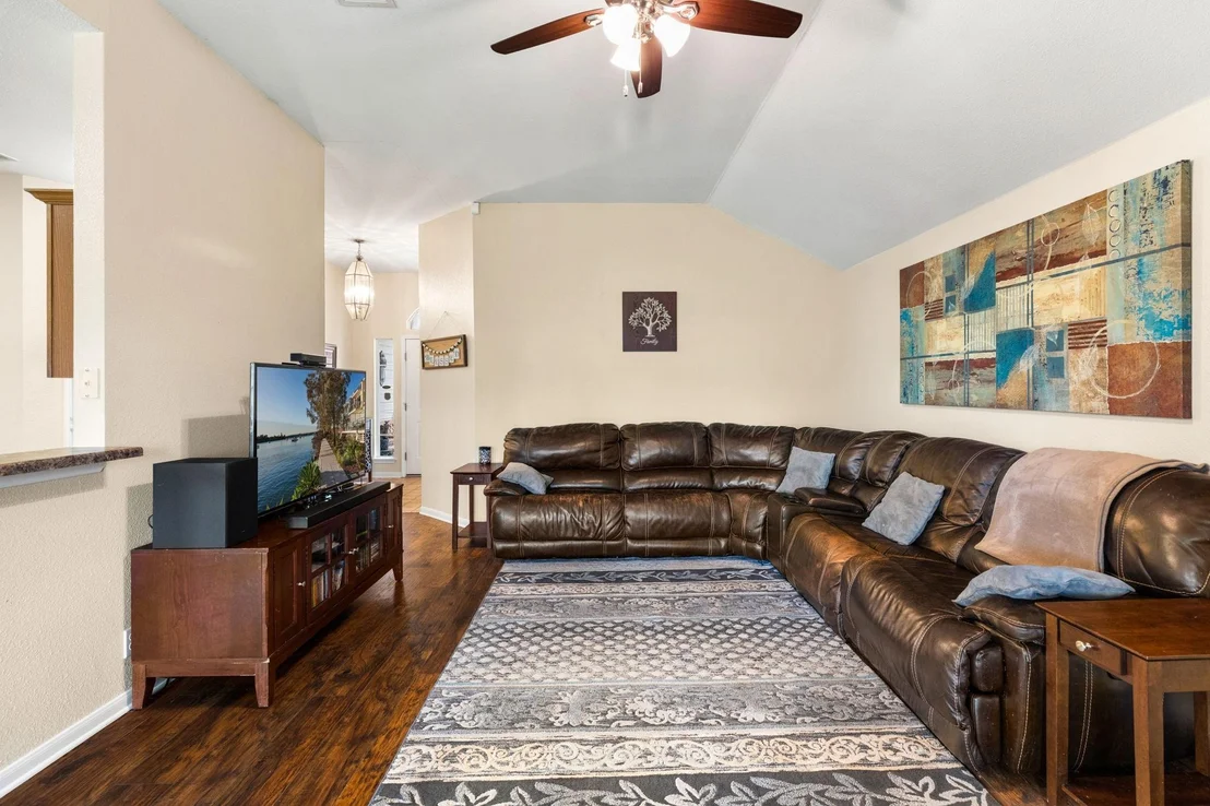 Photo of 319 Willowbrook DR
