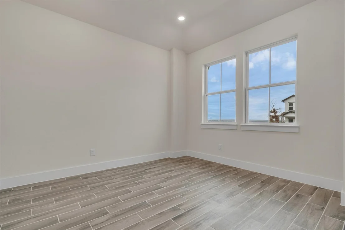 Photo of 8502 Red Bottle Brush RD