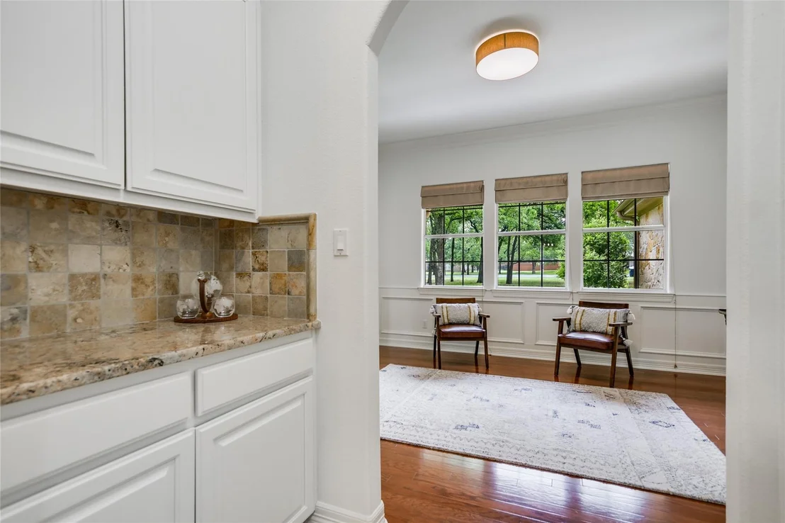 Photo of 112 Oak Plaza DR