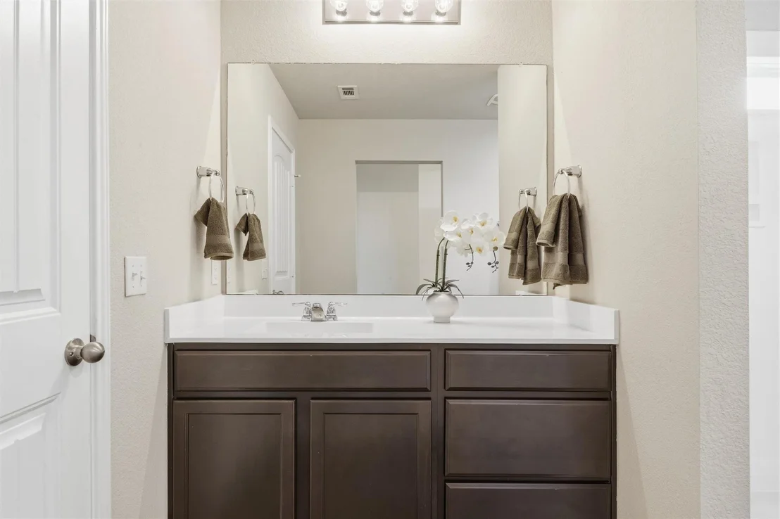 Photo of 201 Yoakum ST