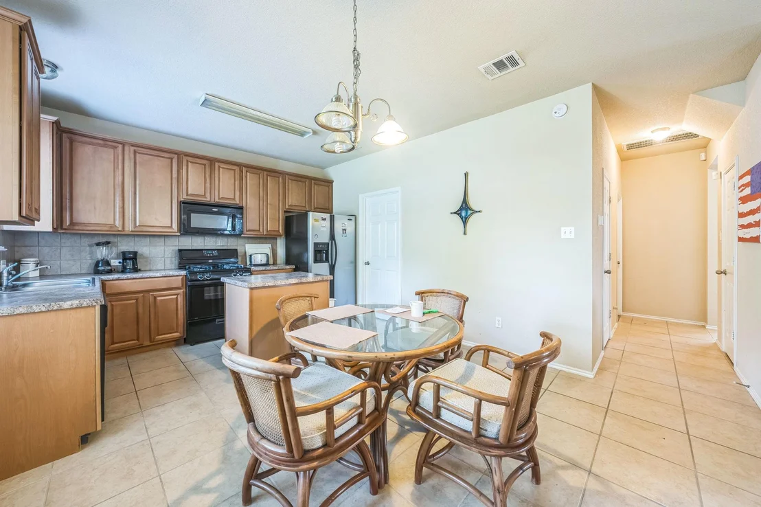 Photo of 633 Sweet Leaf LN