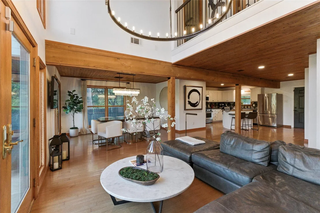 Photo of 11103 Lakeside DR