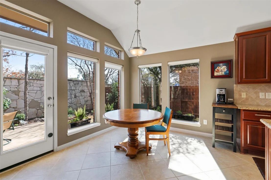 Photo of 2806 Prosperity