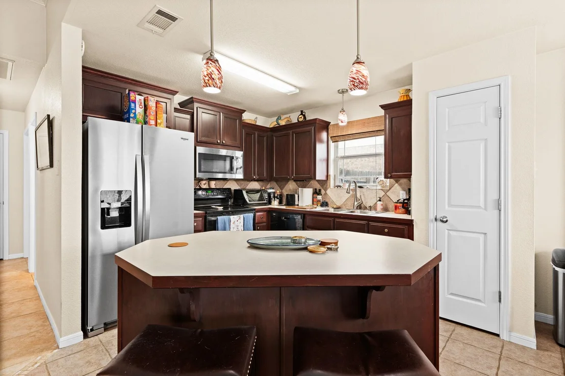 Photo of 1704 Walker Place BLVD
