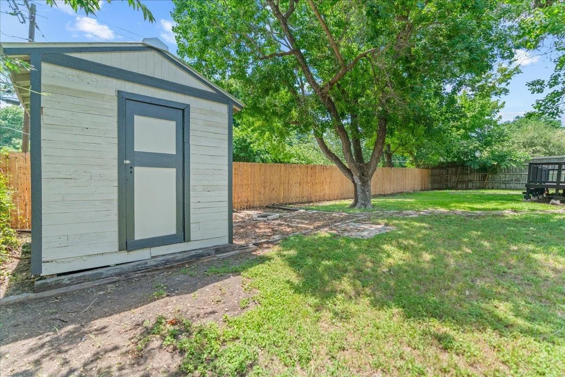 Photo of 2305 Donna DR