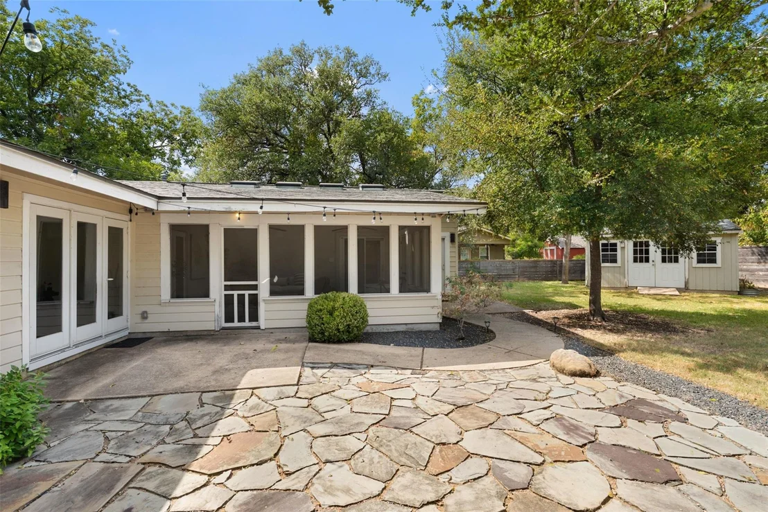 Photo of 2700 Addison Ave