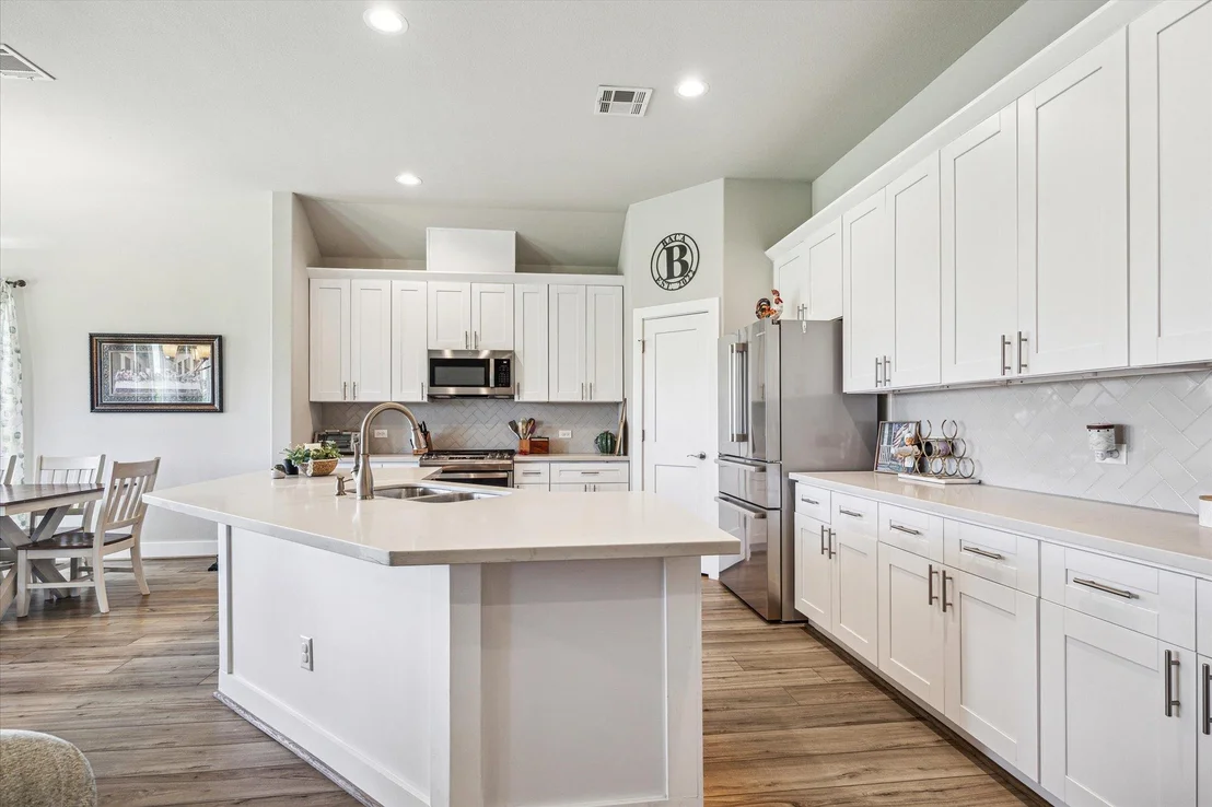 Photo of 1401 Timber Oaks DR