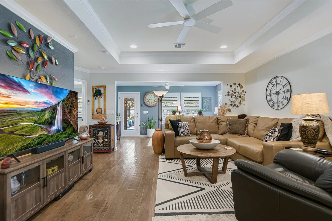 Photo of 200 Comal LN