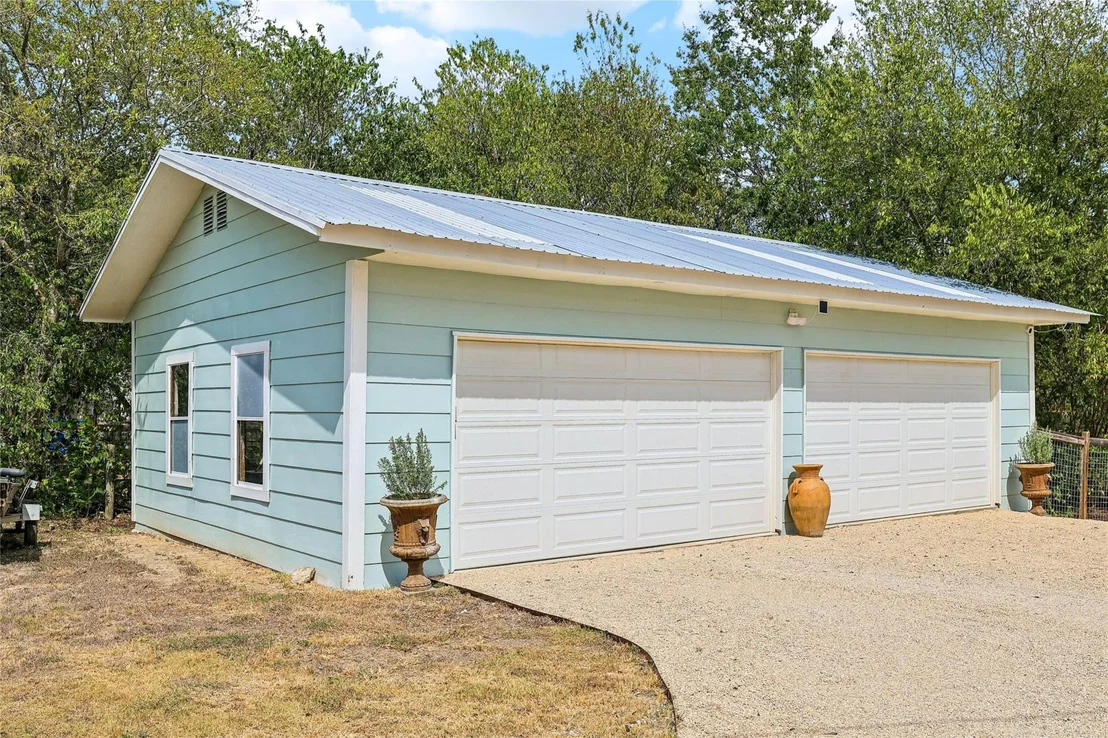 Photo of 372 Old Lockhart RD