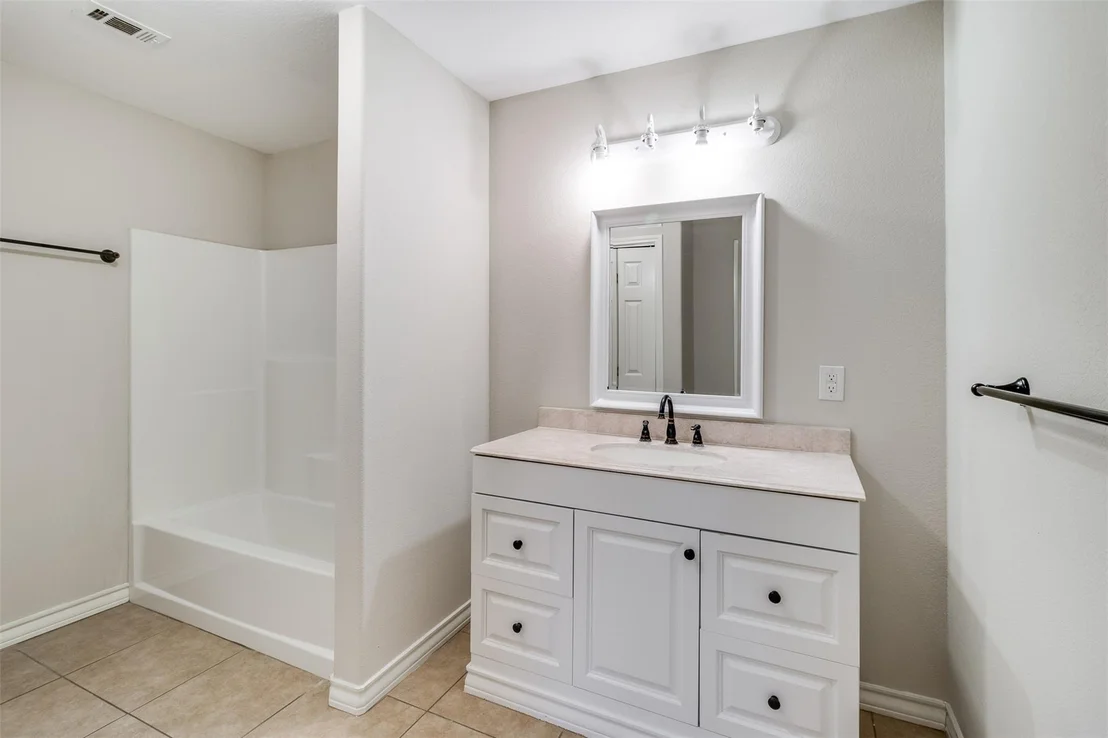 Photo of 126 Granite BLVD