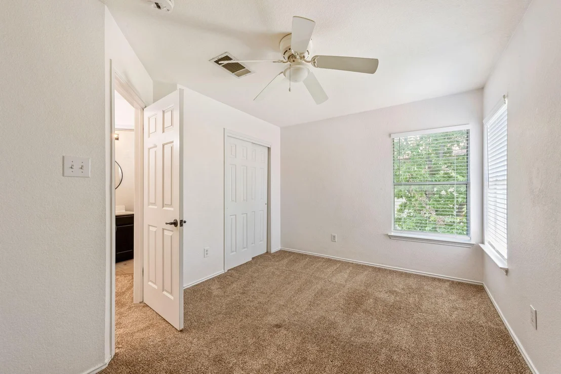 Photo of 1025 Canterbury TRL