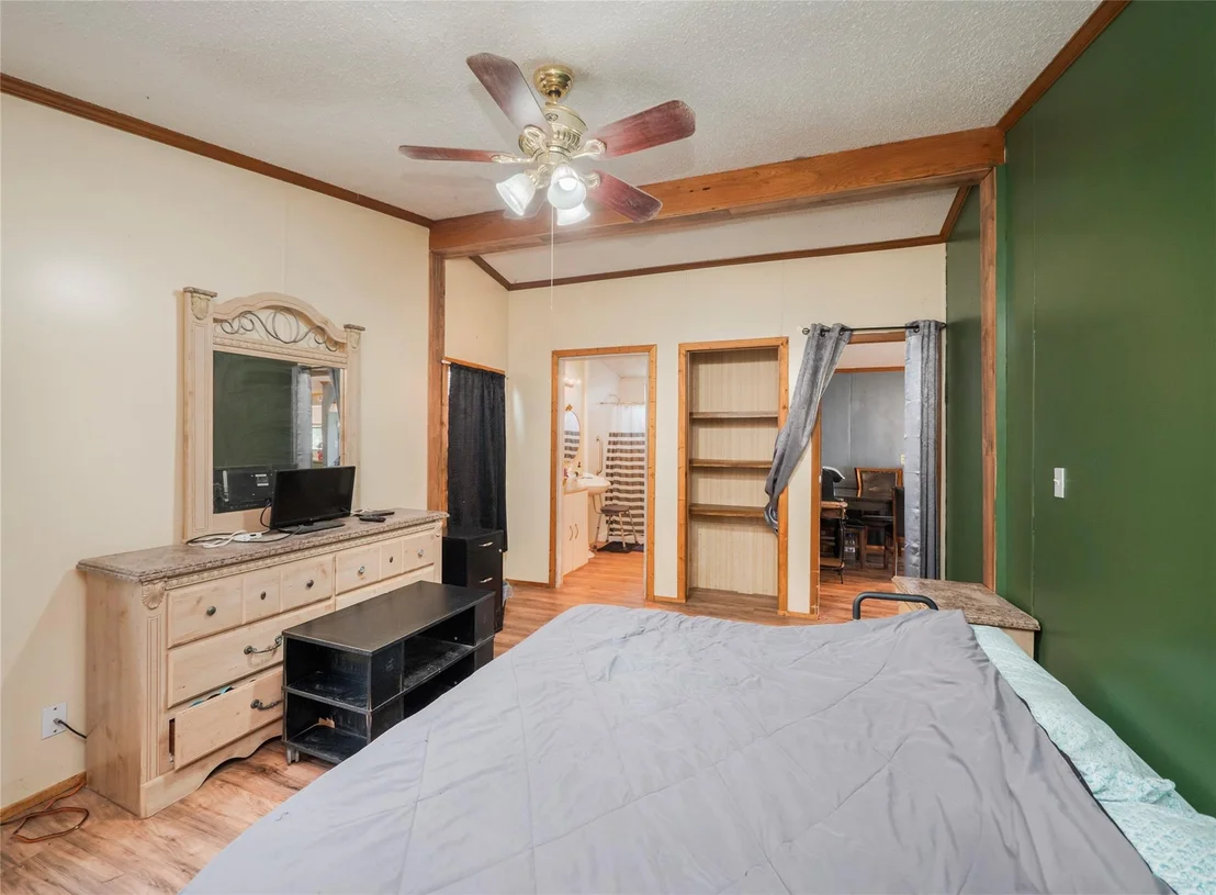Photo of 1126 Apache DR