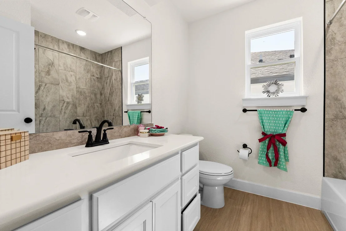 Photo of 2115 Blackhawk LOOP