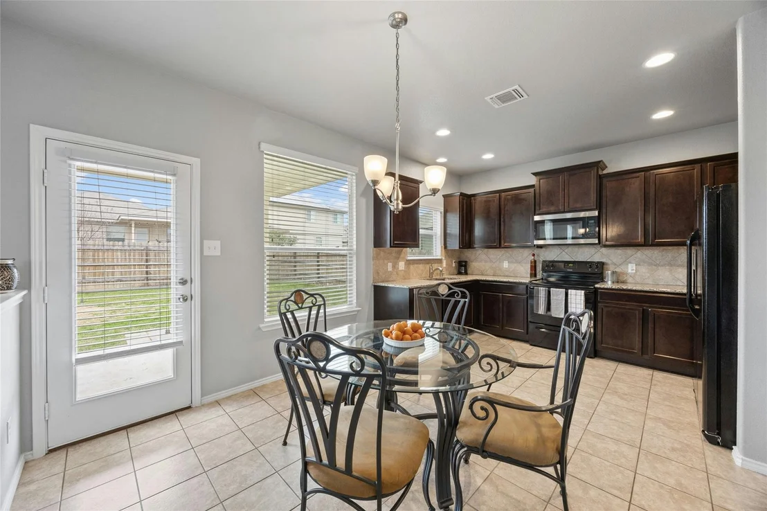 Photo of 124 Igneous LN