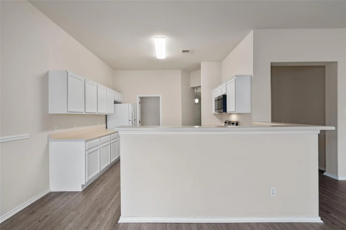 Photo of 3924 Links LN